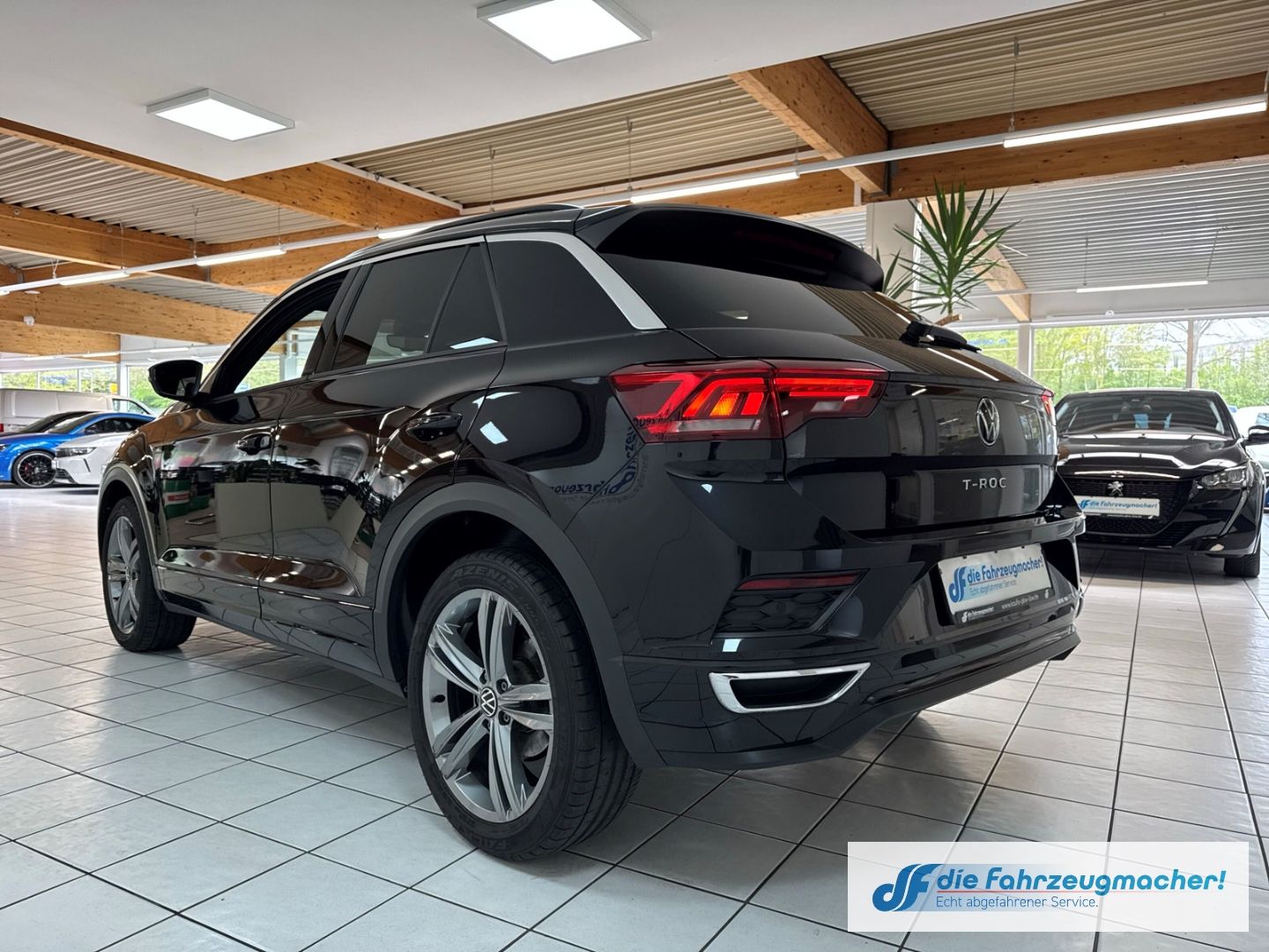 Fahrzeugabbildung Volkswagen T-Roc R-LINE Sportpaket ab.AHK Navi Digi.Cockpit