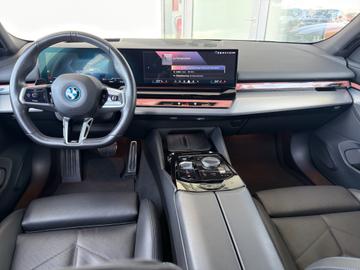 صورة 8 لـ 2024 BMW I5