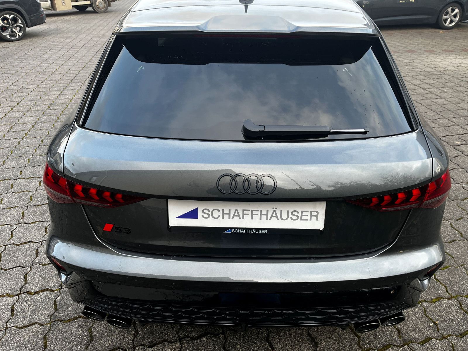 Fahrzeugabbildung Audi S3 Sportback quattro 19" PANO ACC PDC LED