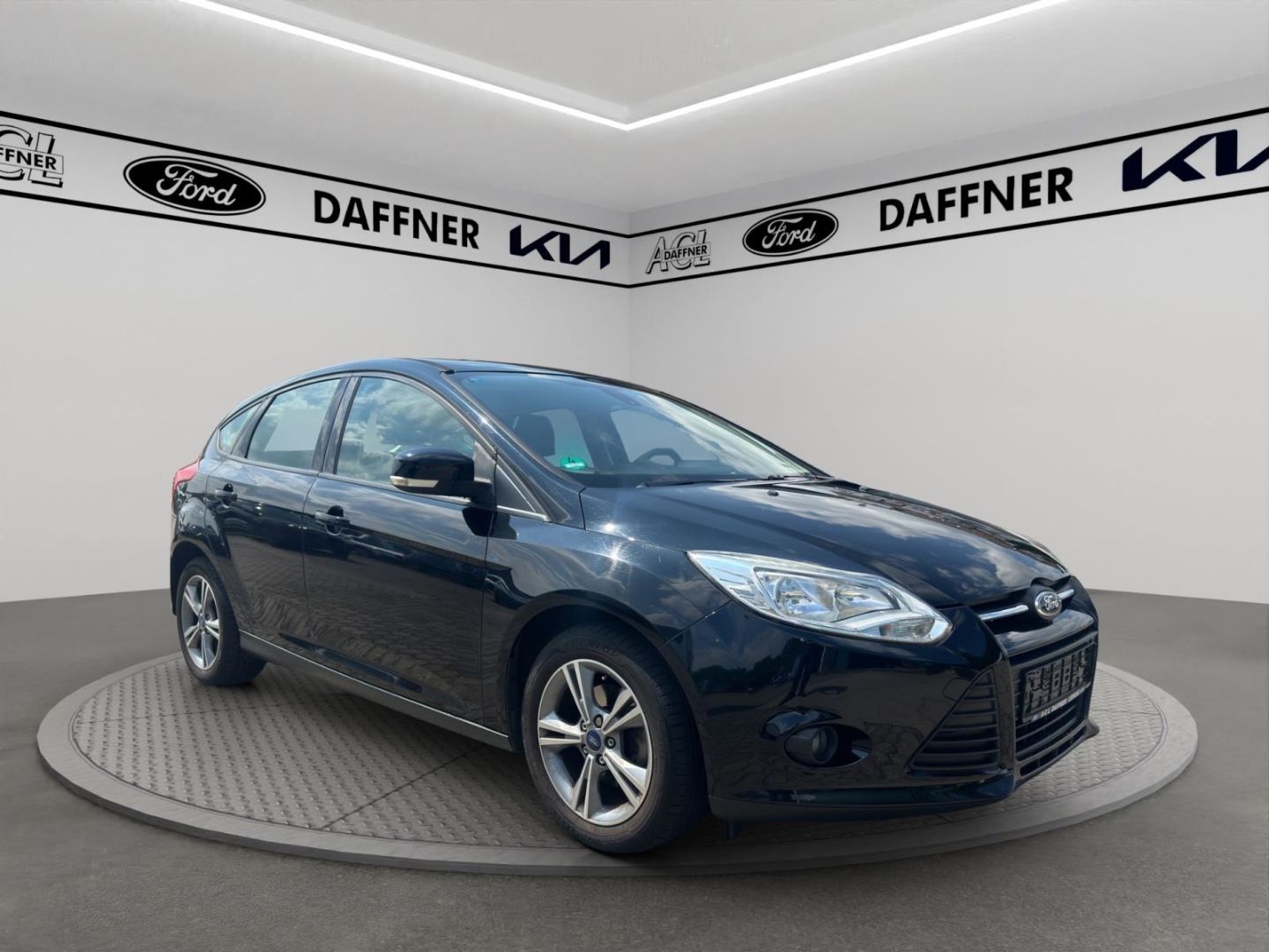 Fahrzeugabbildung Ford Focus SYNC Edition SHZ Notbremsass. Tel.-Vorb. P