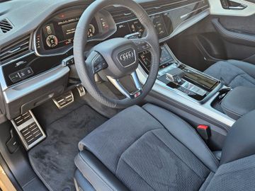 Audi Q8 - 11
