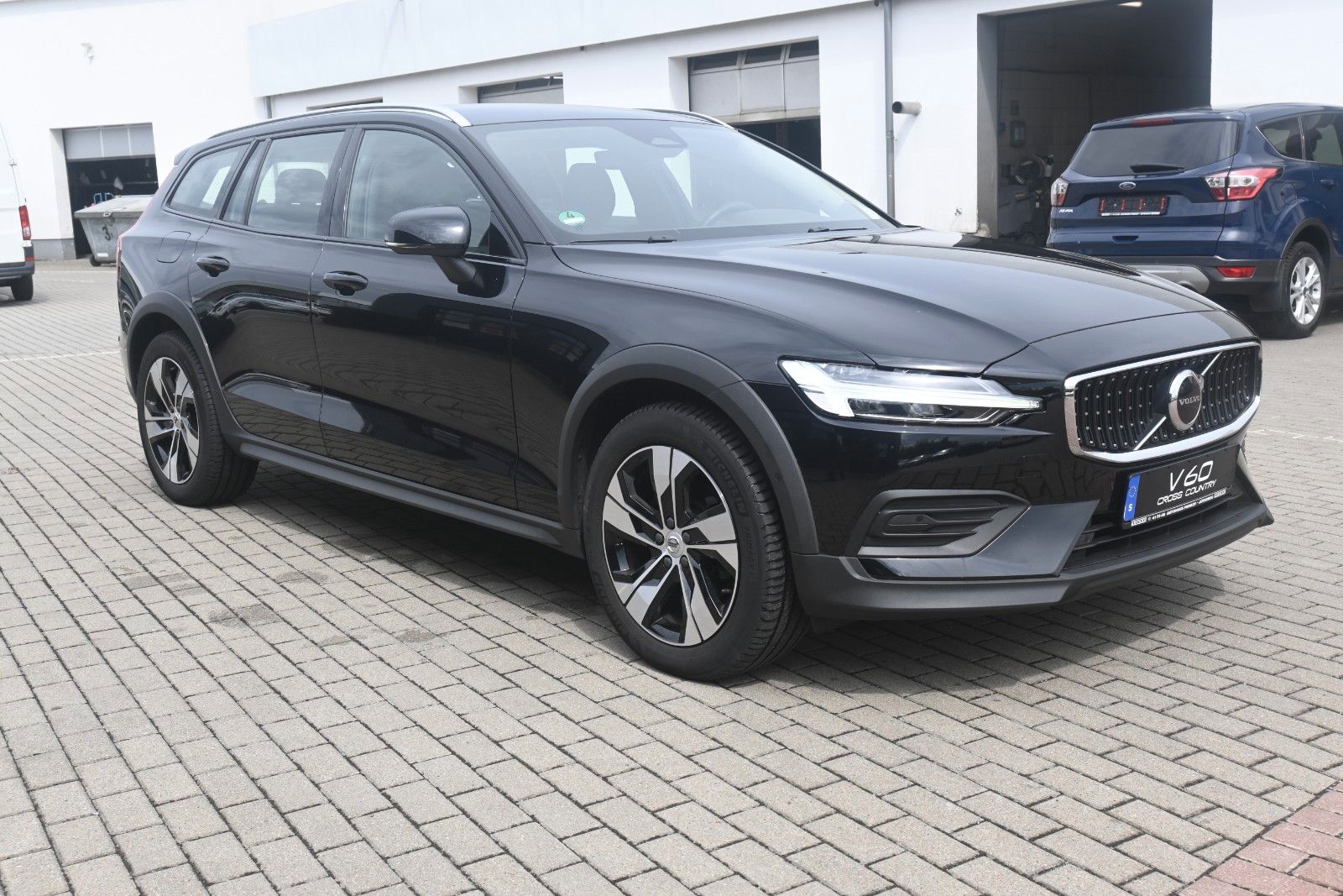 Fahrzeugabbildung Volvo V60Cross Country B4D AWD Plus*FSHZG*ACC*BLIS*AHK