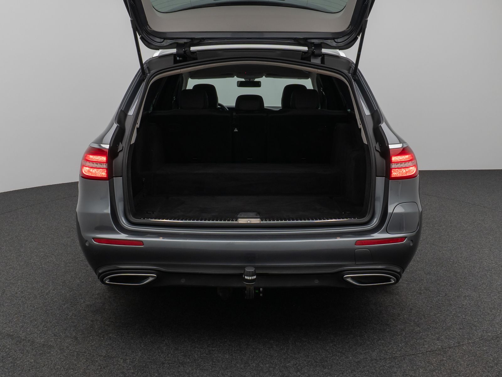 Fahrzeugabbildung Mercedes-Benz E 300 de Avantgarde Kamera AHK LED Standhzg AHK