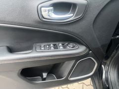 JEEP Compass Longitude FWD KLIMA,NAVI,RFK,LH,ESP,GRA JEEP Compass Longitude FWD KLIMA,NAVI,RFK,LH,ESP,GRA