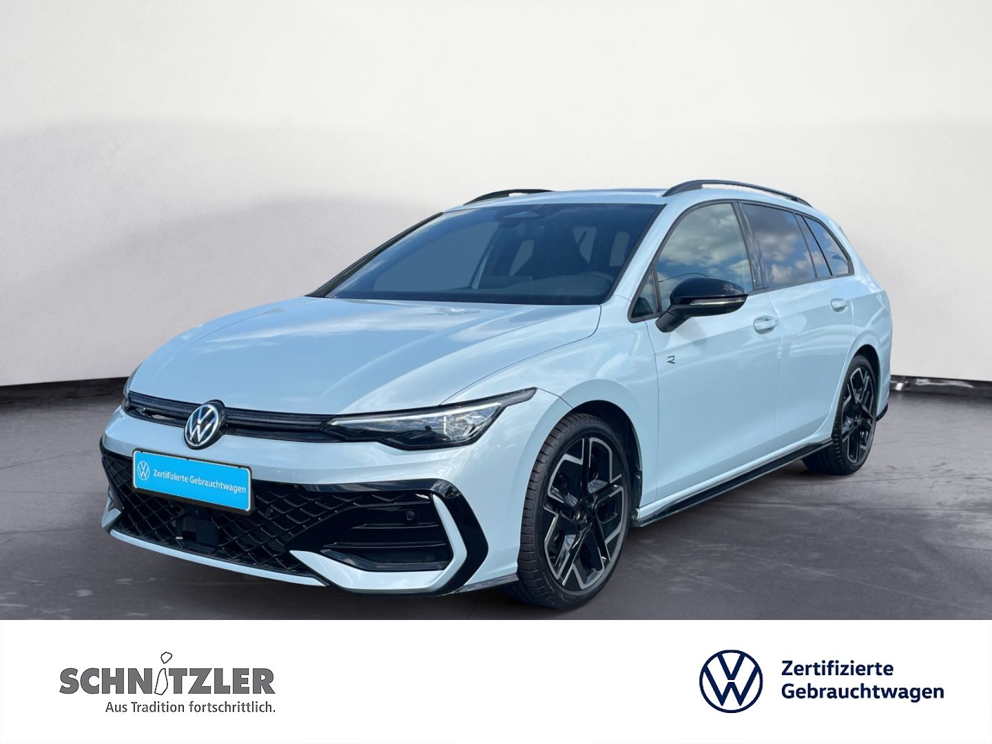 Volkswagen Golf Variant R-Line 1.5 eTSI DSG MATRIX NAVI KAM foto 1