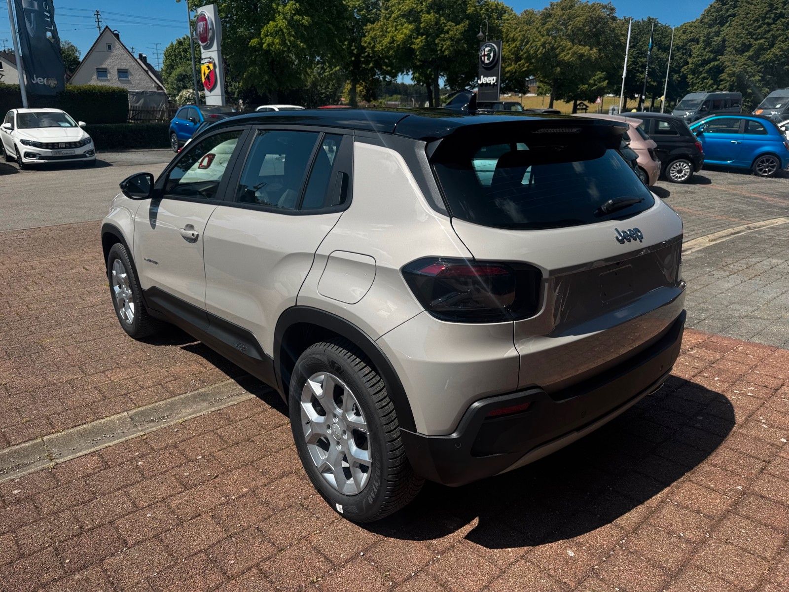 Fahrzeugabbildung Jeep Avenger 1.2 Automatik Altitude Navi Kamera Sitzh