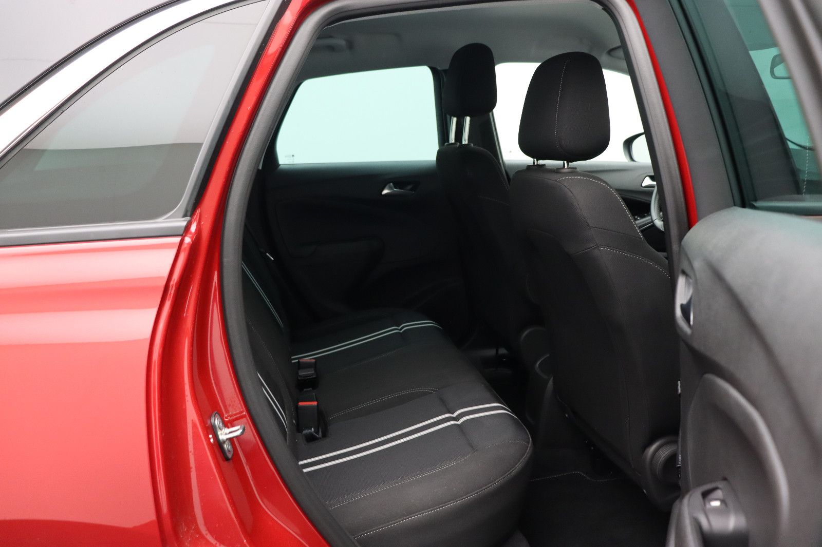 Fahrzeugabbildung Opel Crossland 1.2 Elegance AHK/LED/DAB/AppleCP/RK