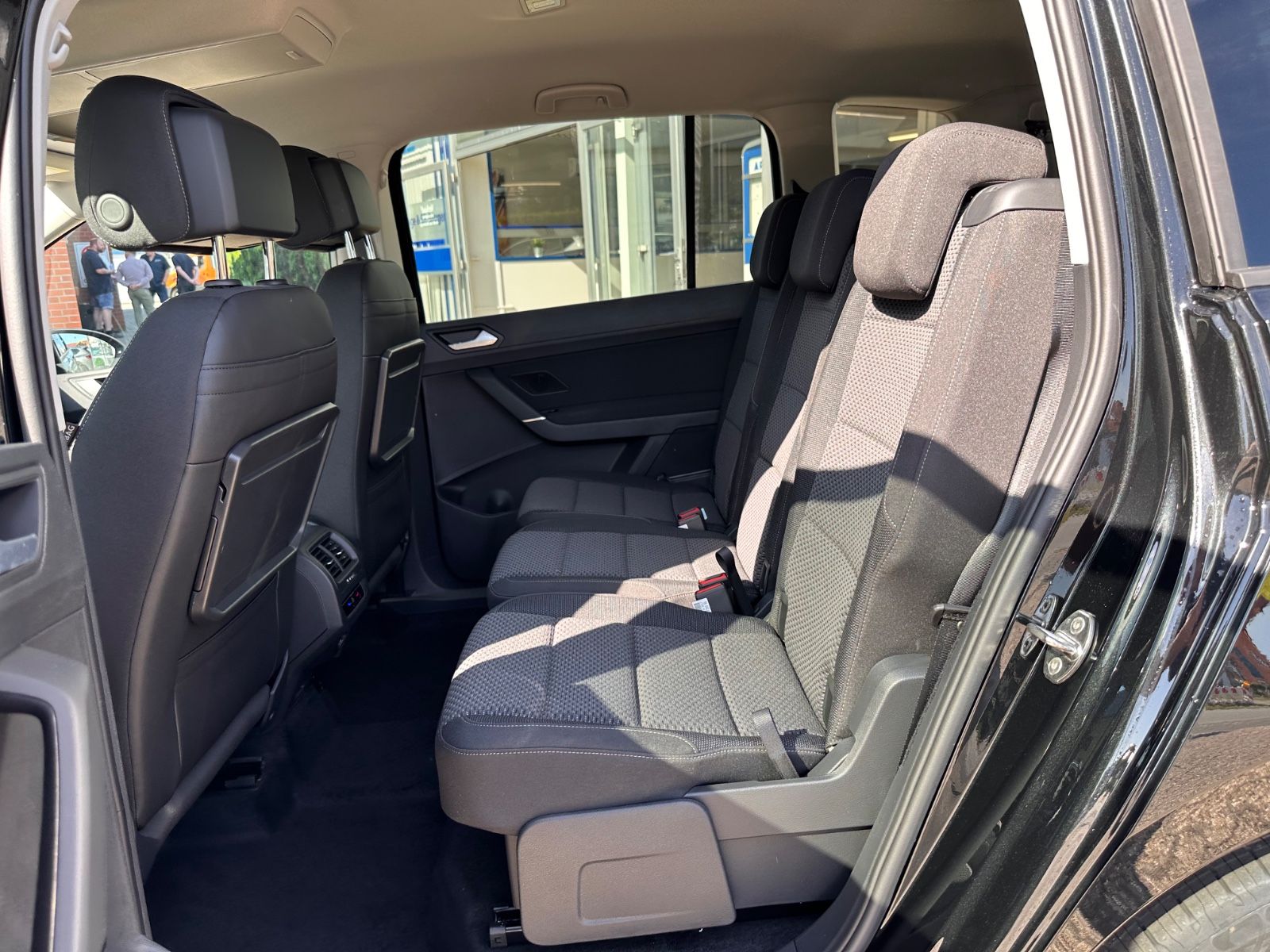 Fahrzeugabbildung Volkswagen Touran Comfortline 1.5 TSI DSG AHK/LED/Navi/SHZG