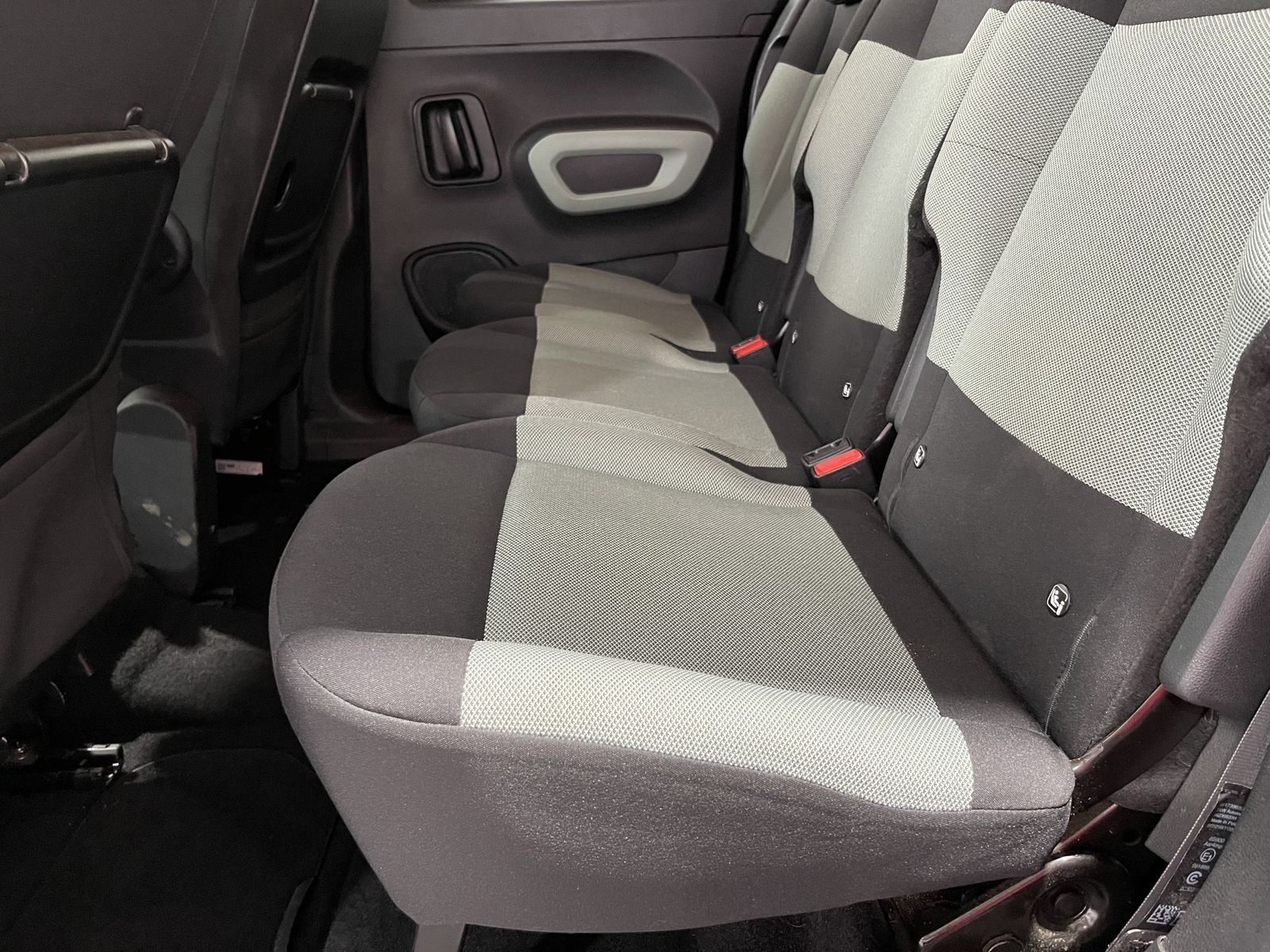 Fahrzeugabbildung Citroën Berlingo Feel XL*7 Sitzer*AHK*LED*Navi*Cam*Klima