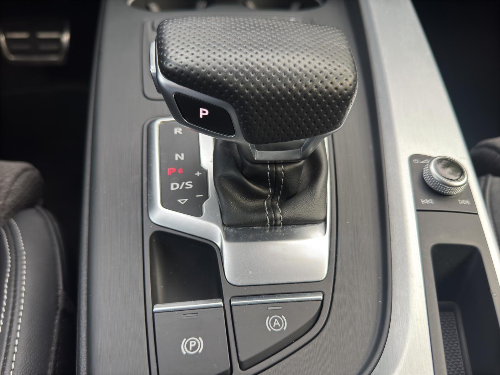 Audi A4 Avant quattro sport 2.0 * 252 PS * S-Tronic *