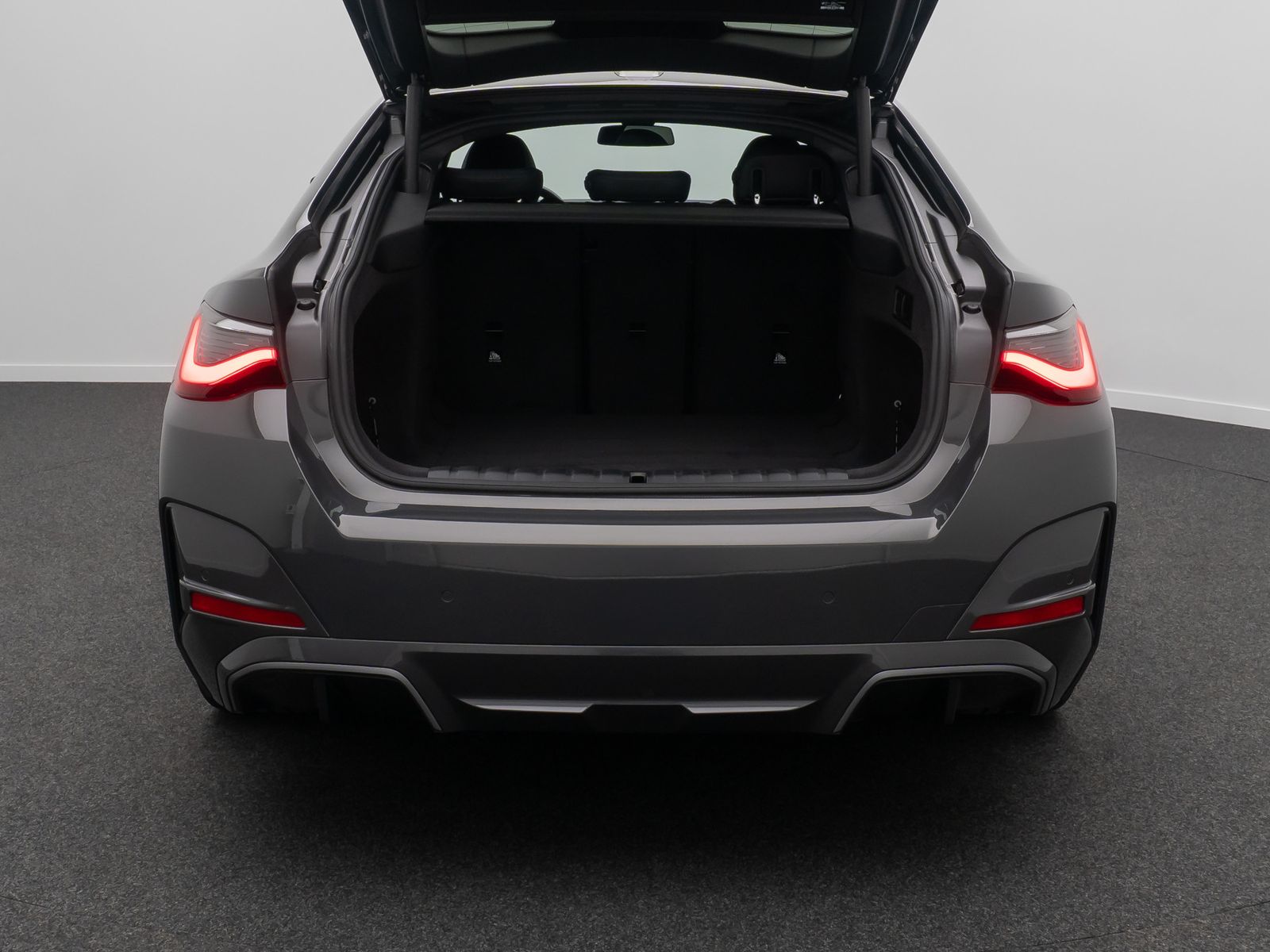 Fahrzeugabbildung BMW i4 eD35 M Sport GC Kamera DAB Widscreen 19Zoll