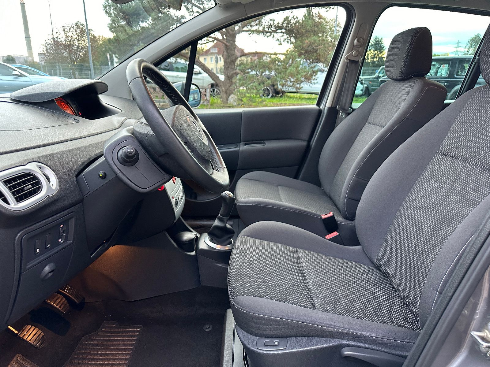 Fahrzeugabbildung Renault Grand Modus 1.2 TEMPOM+SHZ+AHK+TÜV-NEU