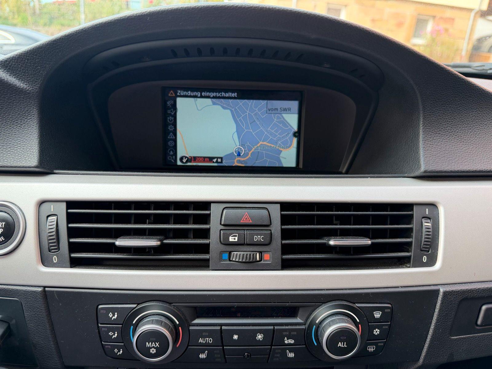 BMW 318 2010 — photo 9