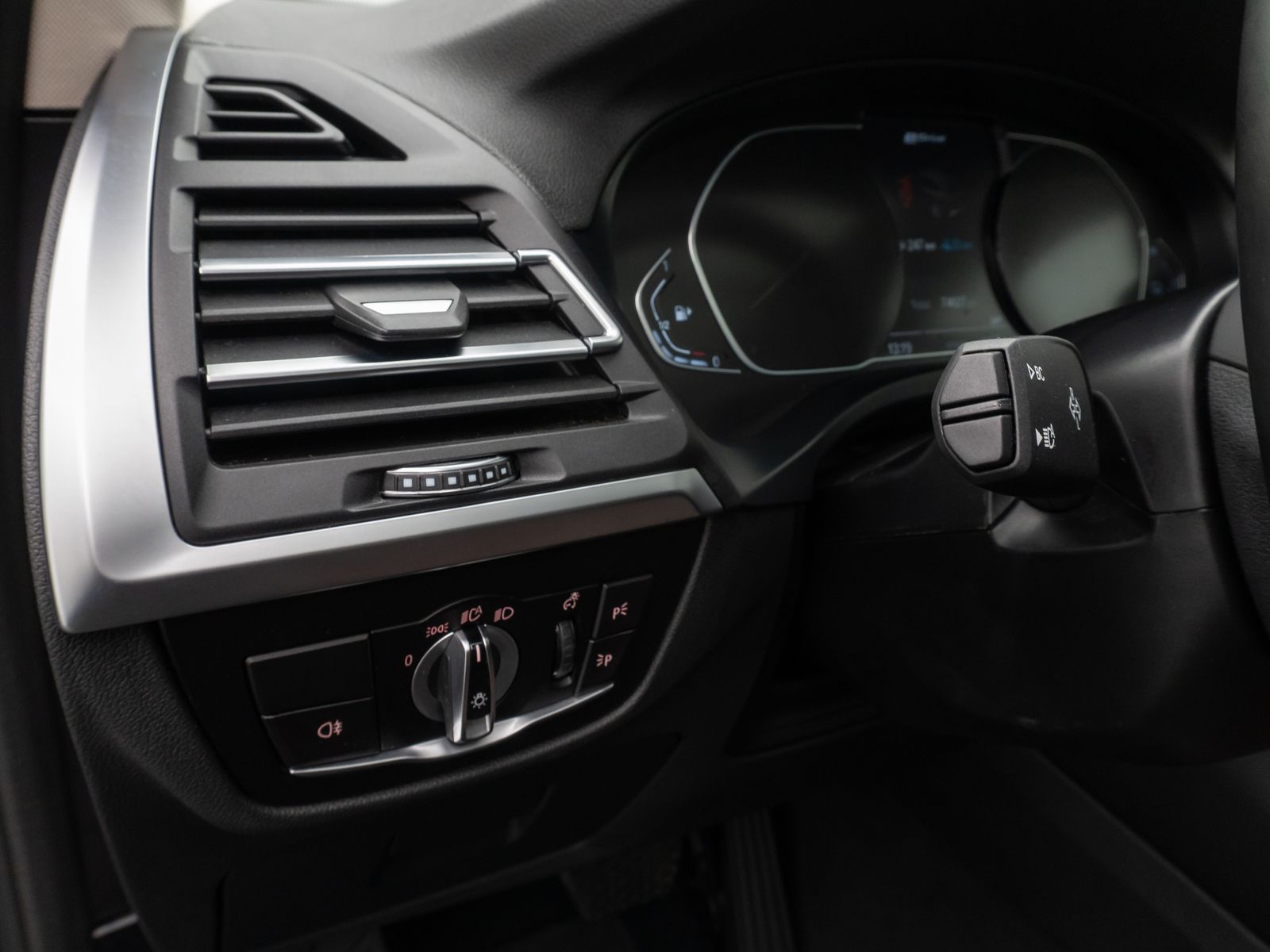 Fahrzeugabbildung BMW X3 xD30e DAB Kamera Panorama 19Zoll Leder Sport