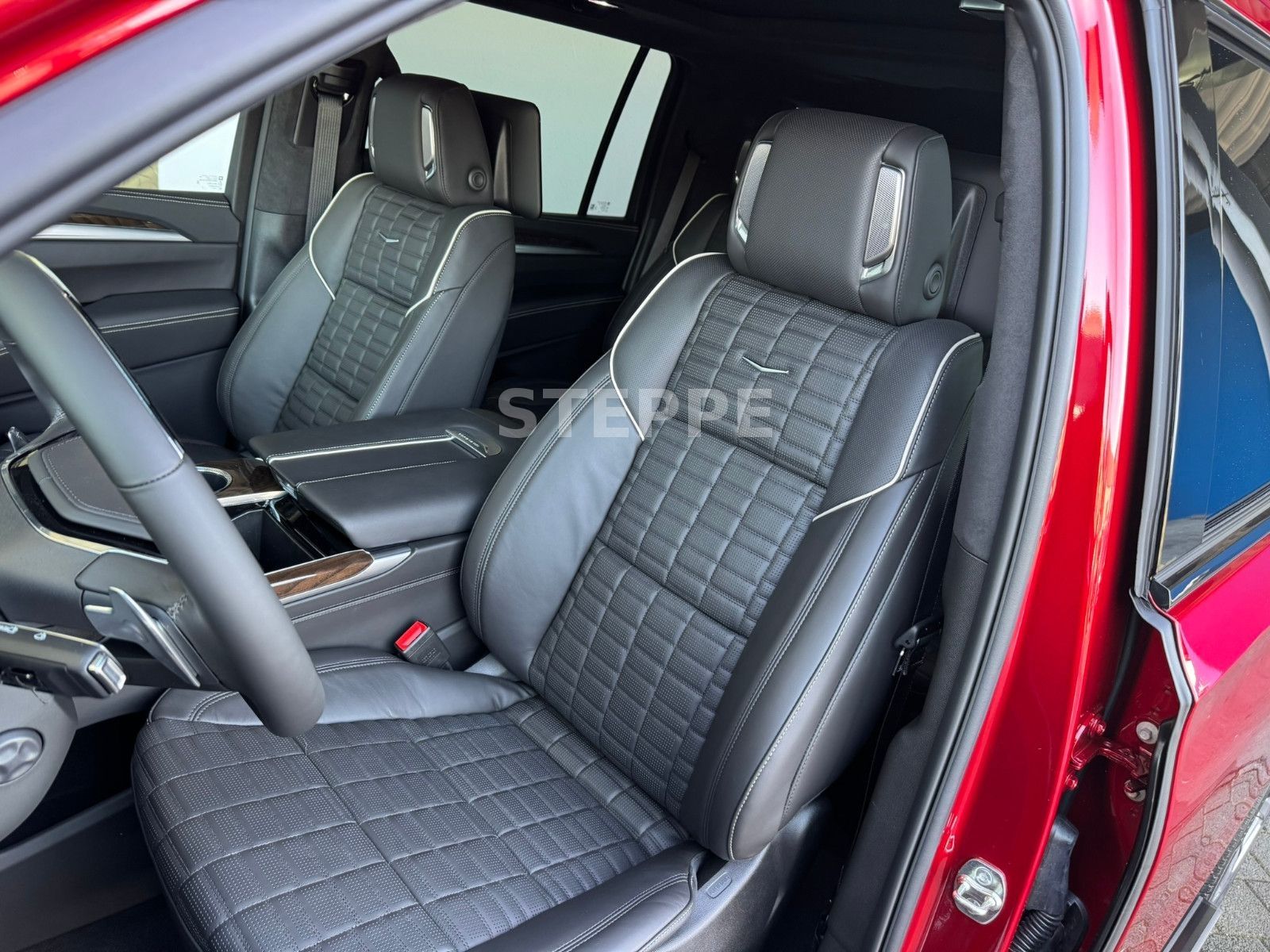 Cadillac Escalade FACELIFT MY26 6.2 V8 ESV Sport Platinum