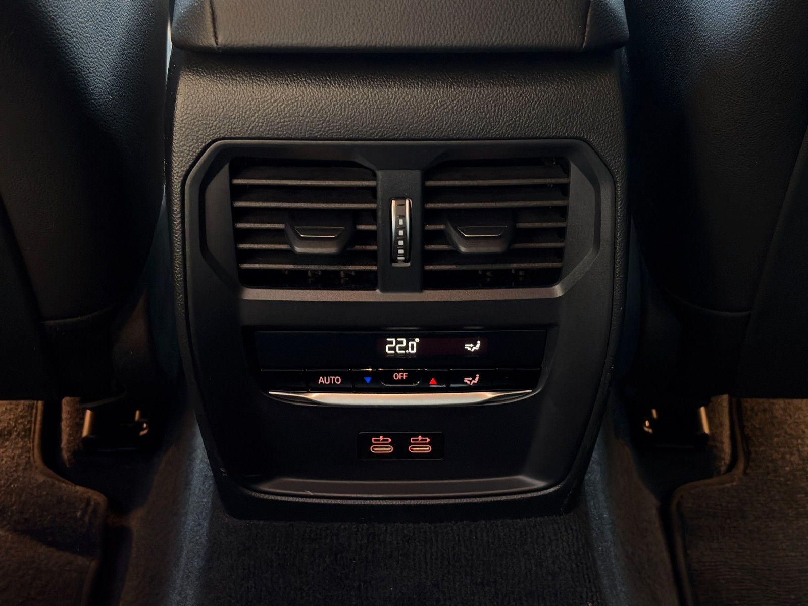 Fahrzeugabbildung BMW 320e Touring M Sport Aero Laser Akustik HUD H&K