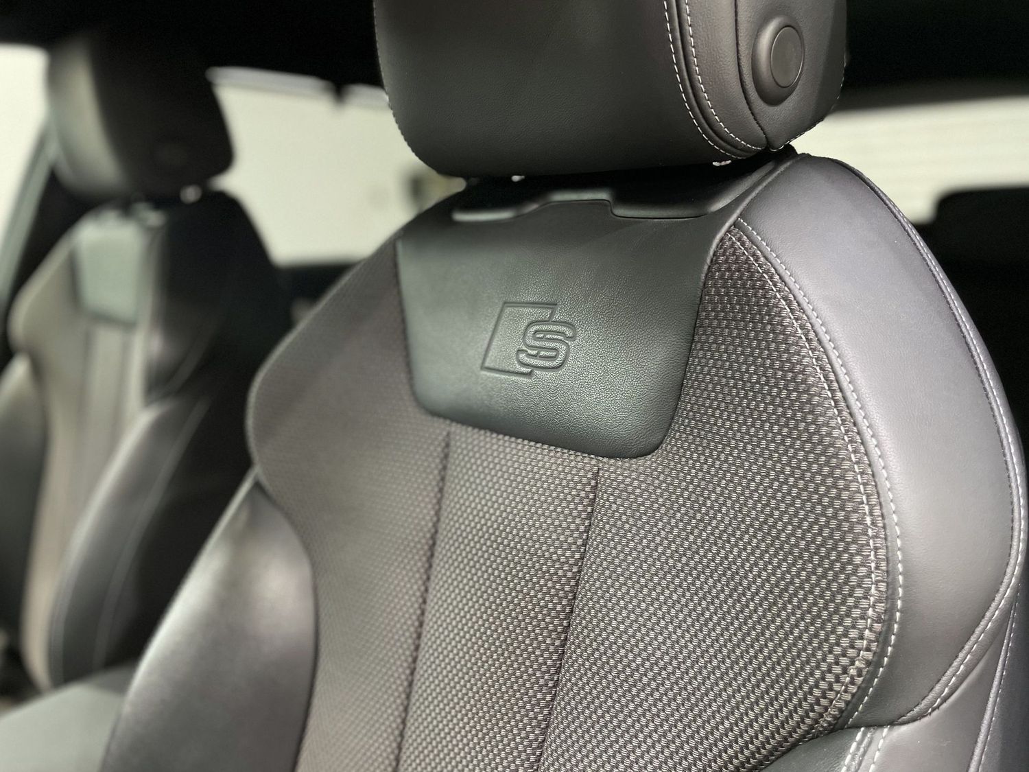 Fahrzeugabbildung Audi A4 40 TDI quatt. 3x S-Line #Matrix#Virtual#ACC