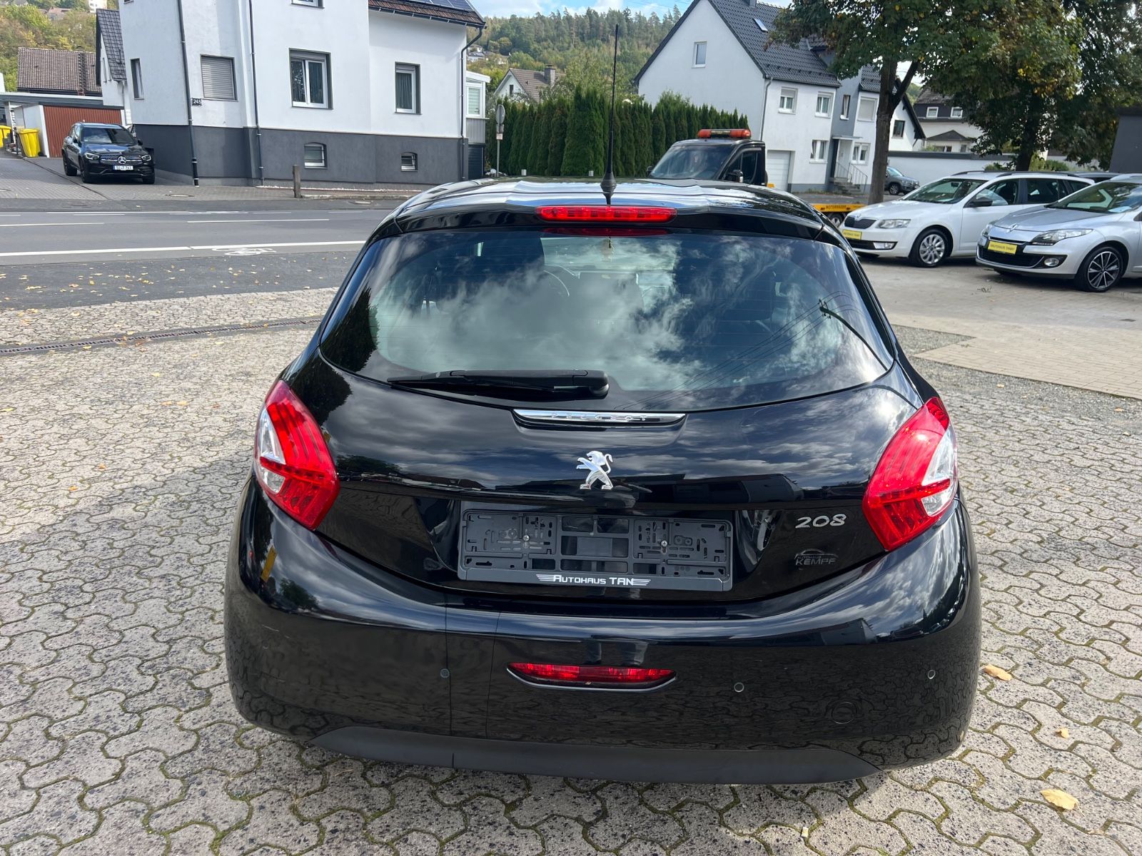 Fahrzeugabbildung Peugeot 208 Active *TÜV NEU