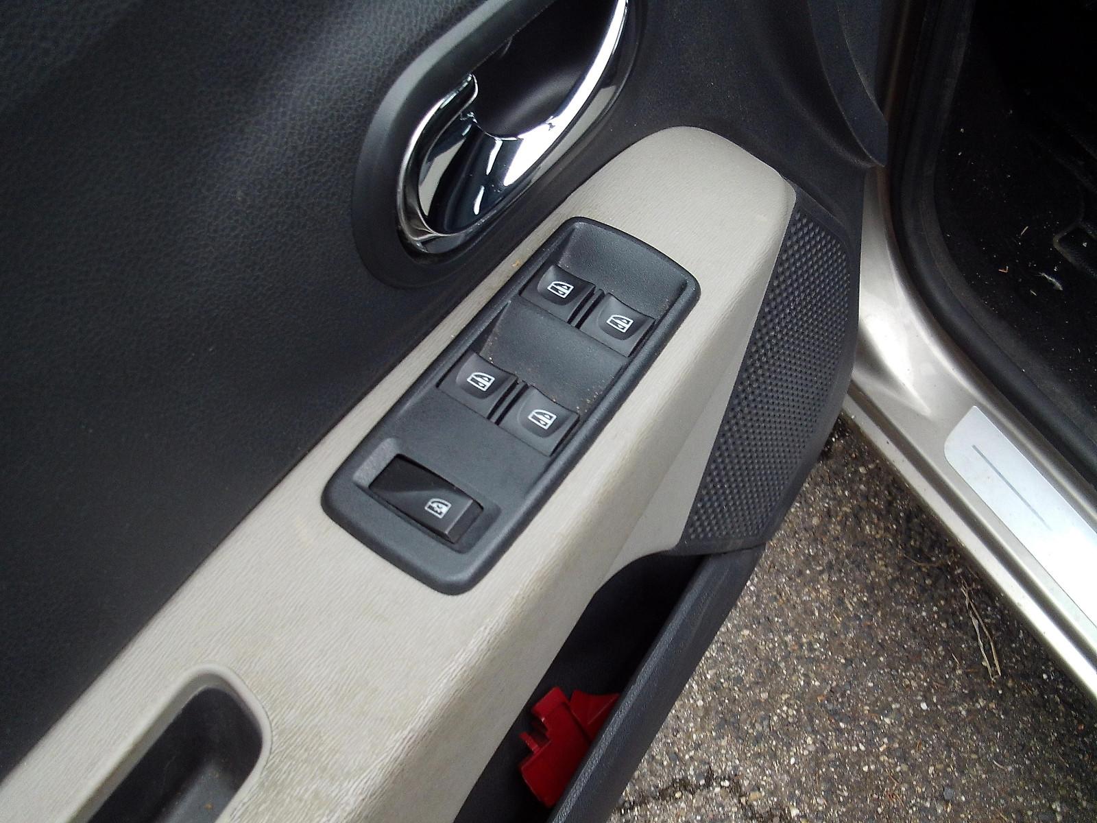 Dacia Lodgy 2015 — photo 8