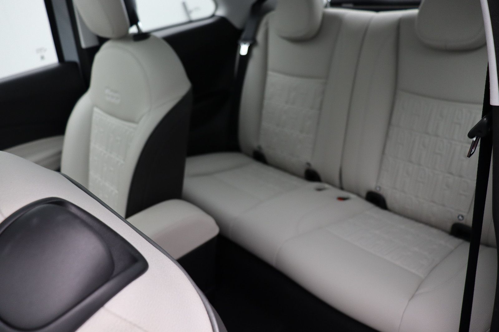 Fahrzeugabbildung Fiat 500e La Prima incl. Wallbox