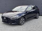 Hyundai i30 HB Family Automatik Smart Paket - Hyundai i30 Neuwagen mit Benzin-Antrieb