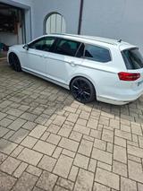 Volkswagen Passat Variant 2.0 TDI SCR 140kW Highline Va... - mit Diesel-Antrieb: Weiß, Alcantara, Ambiente-Beleuchtung, Kombi