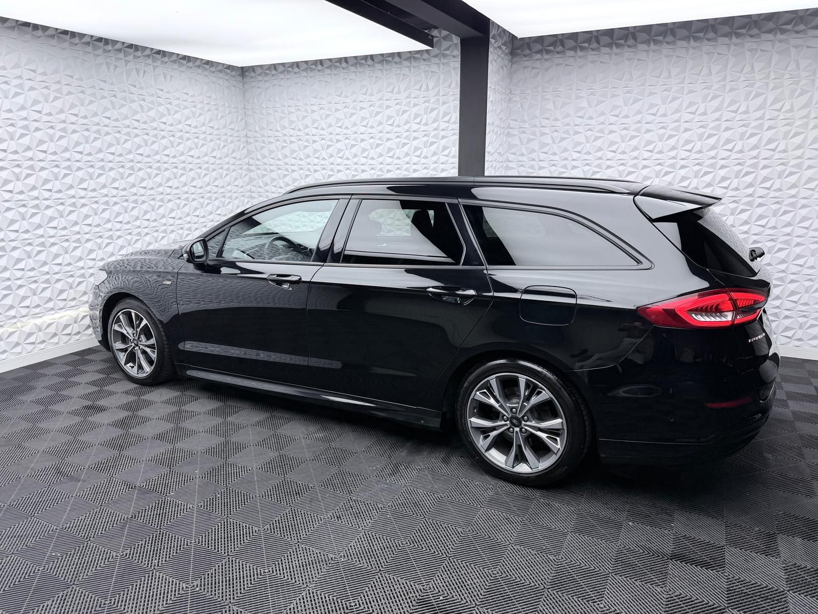 Fahrzeugabbildung Ford 1.5 ECOBOOST ST-LINE/SONY/R-CAM/KEYL/NAV/MEMORY