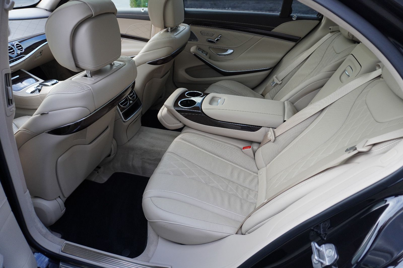 Fahrzeugabbildung Mercedes-Benz S 560 4Matic L