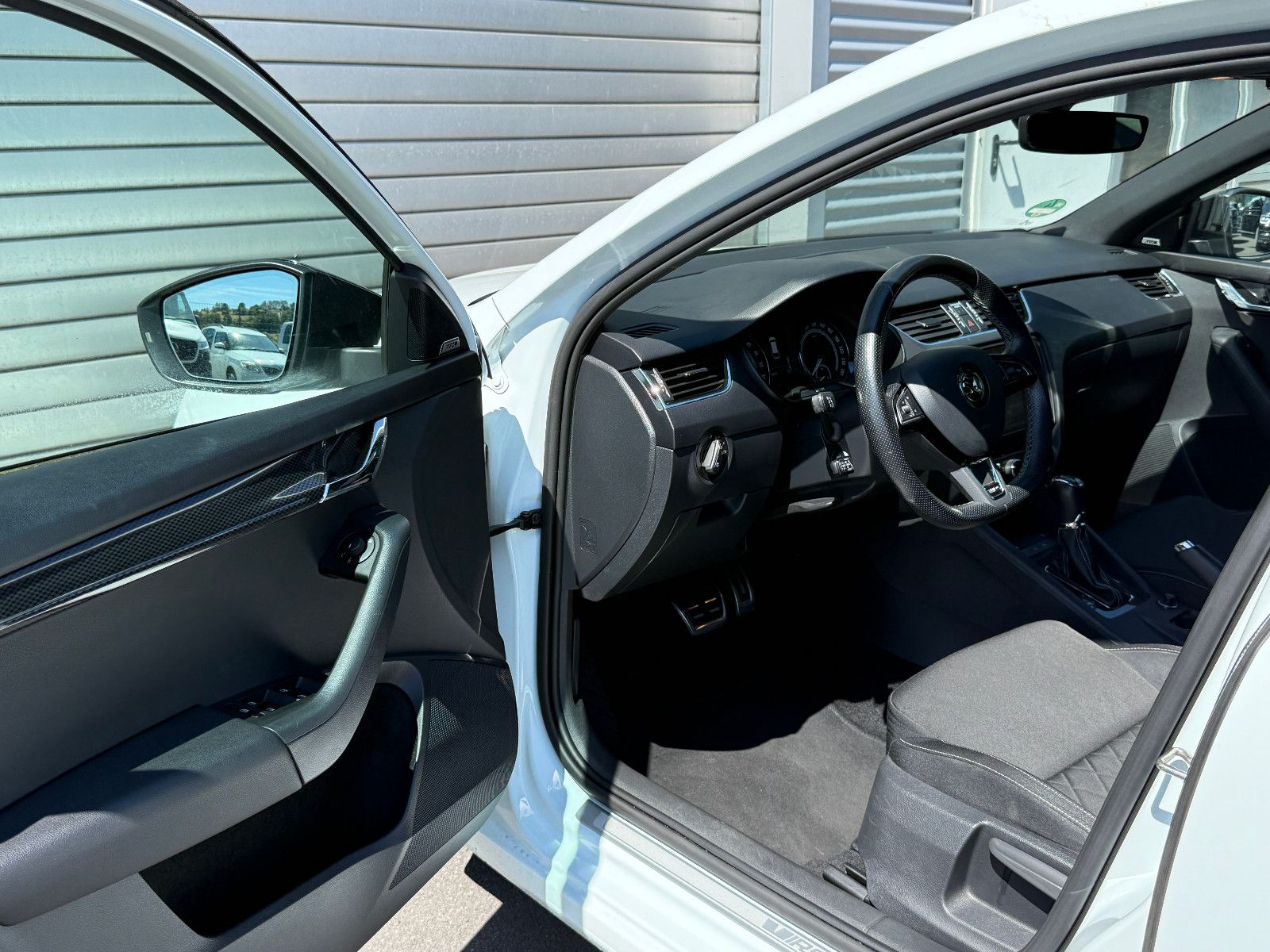 Skoda Octavia Combi RS DSG ACC LED Navi Pano Kam SHZ foto 11