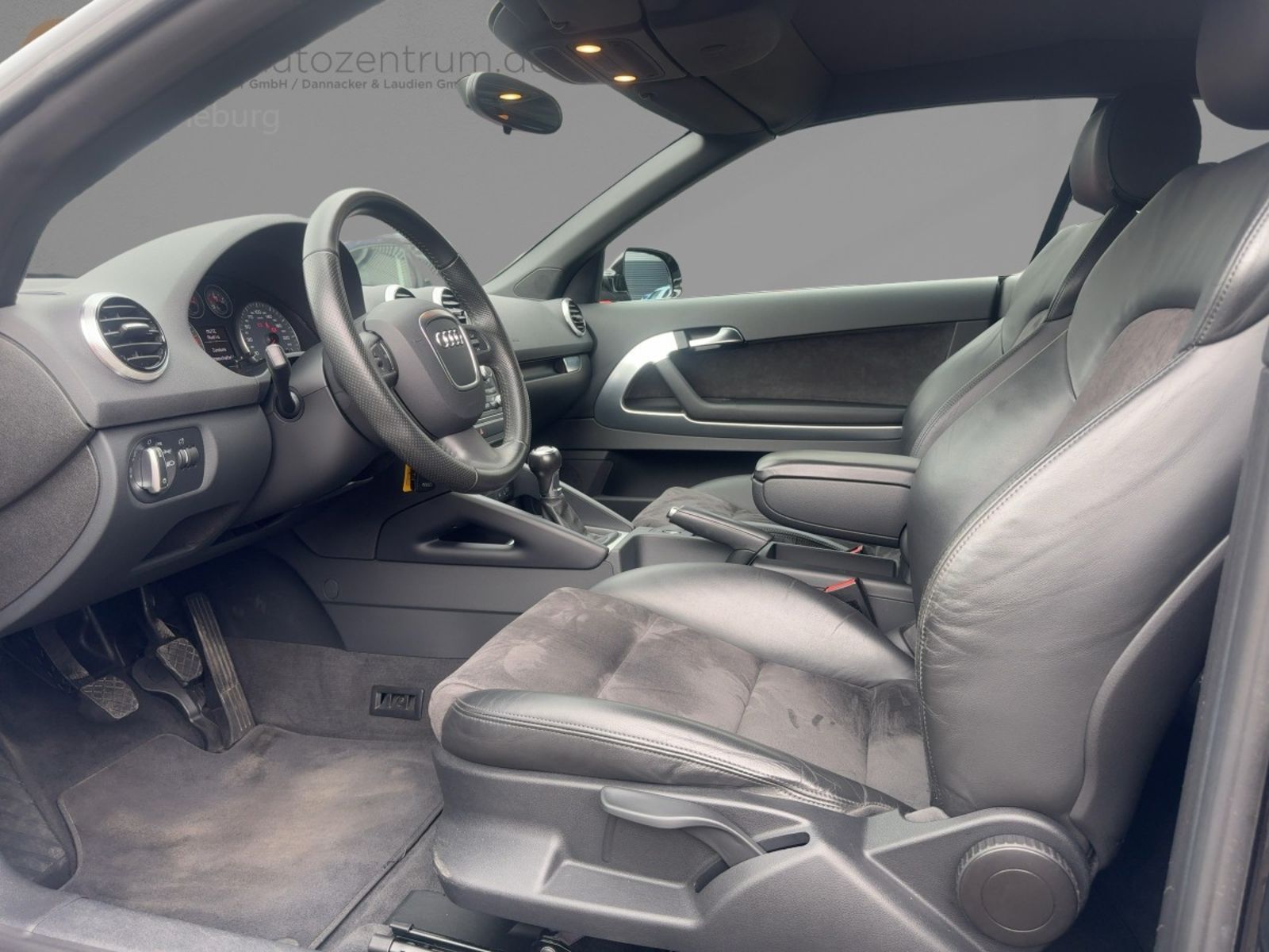 Fahrzeugabbildung Audi A3 Cabriolet 1.4 TFSI Ambition Alu XenonPlus Nav