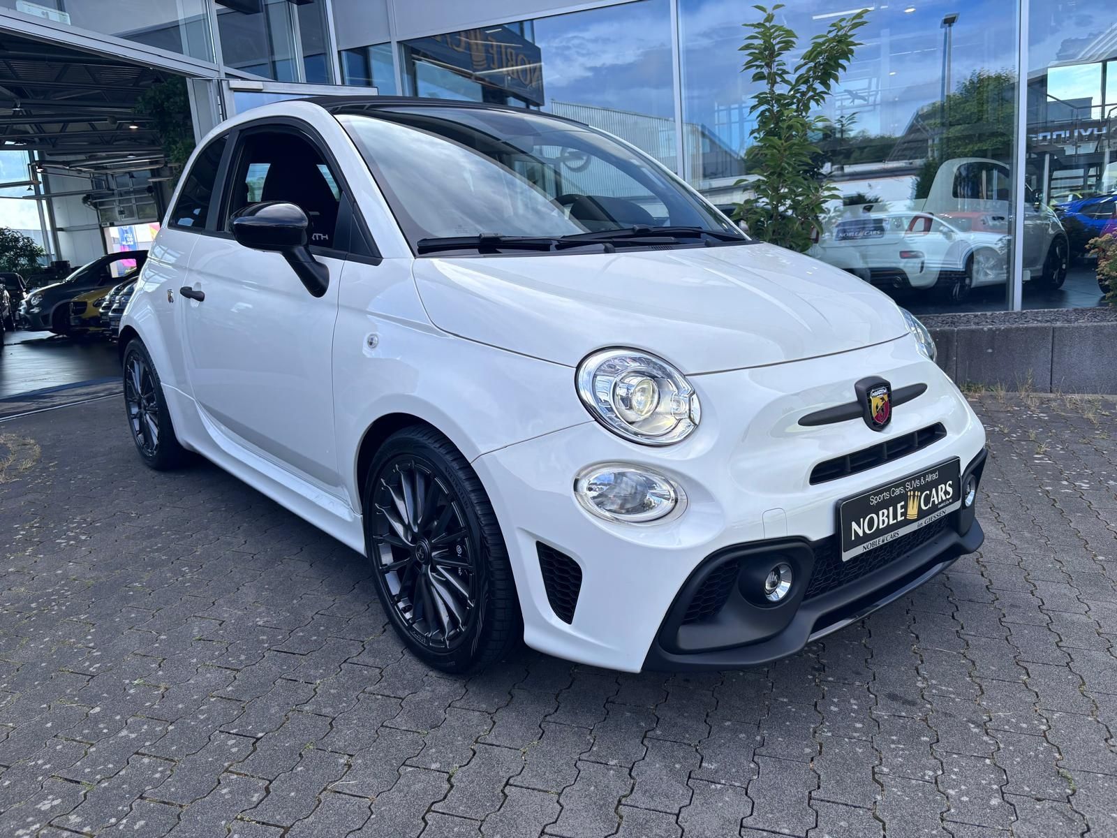 Fahrzeugabbildung Abarth 695C BEATS NAVI ALU