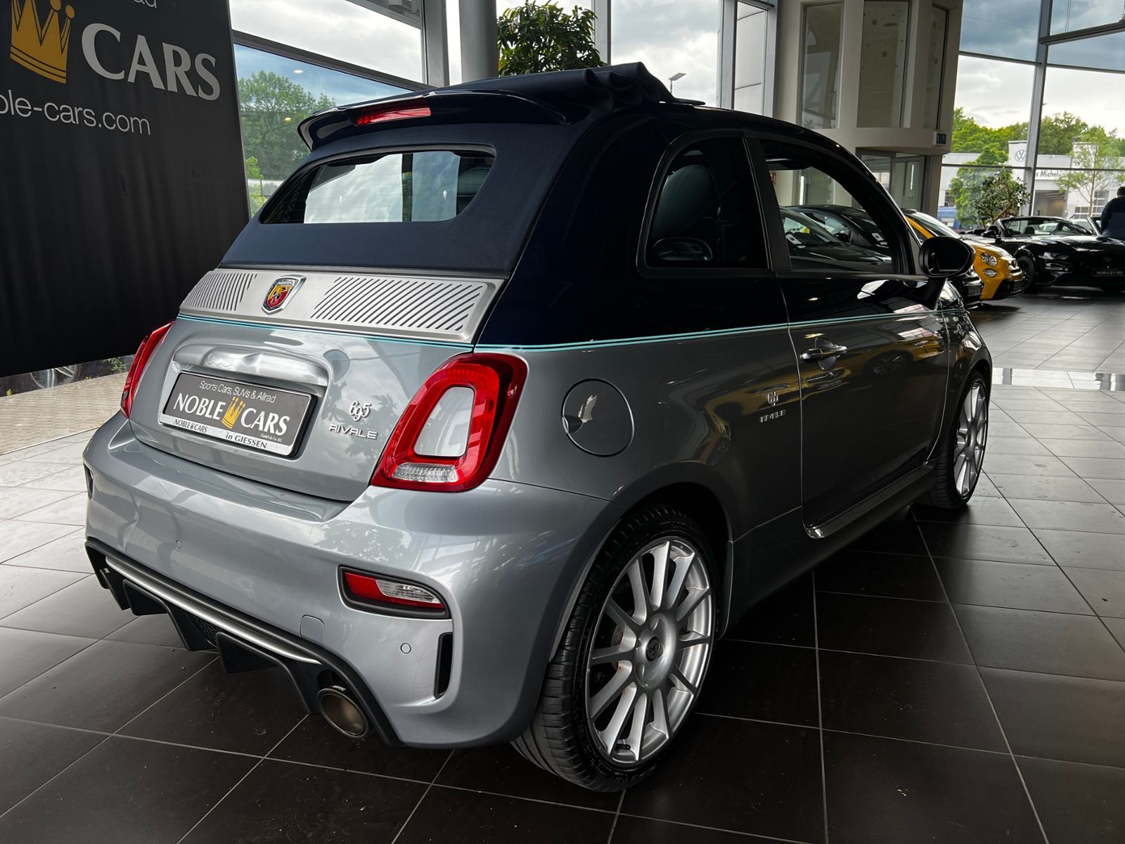Fahrzeugabbildung Abarth 695 C Rivale 1.4 T-Jet NAVI