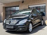 Mercedes-Benz B 180 | Sport-Paket | Pano | Navi | Easy-Vario - Mercedes-Benz B 180: Sport