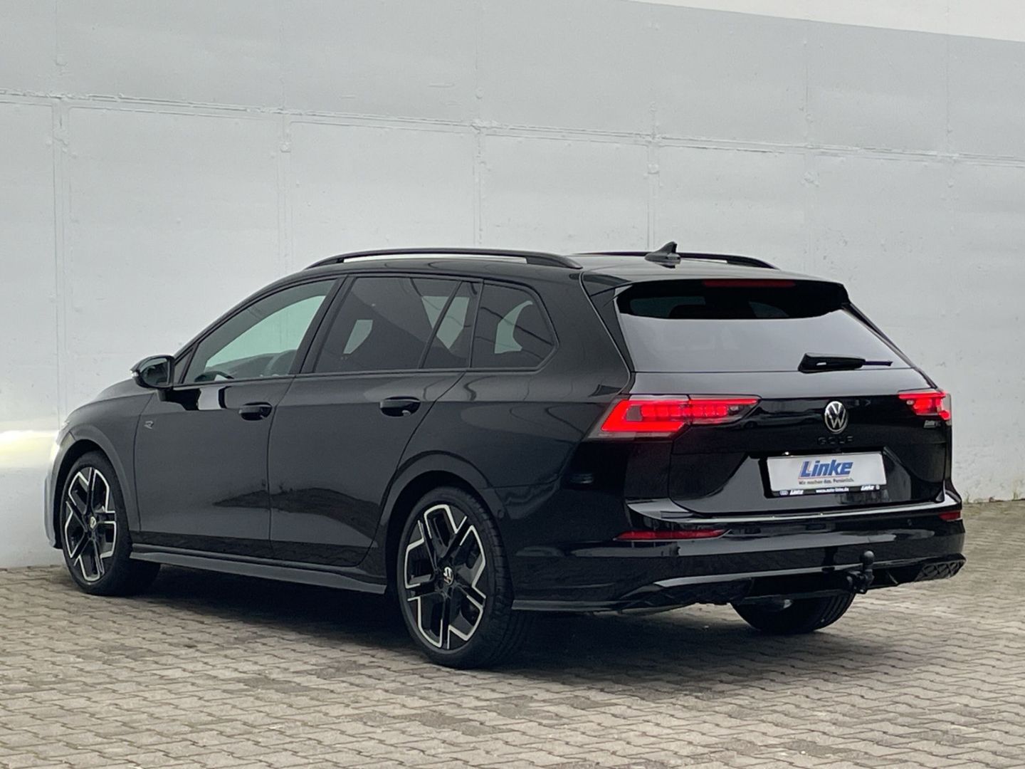 Golf Variant VIII R-Line 1.5 eTSI DSG AHK/Pano/H