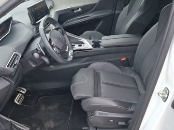 Peugeot 3008 GT 1.2 136 Kam.+KeyLess+LED+Navi+Pano+SD