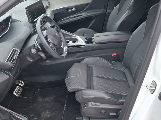 Peugeot 3008 GT 1.2 136 Kam.+KeyLess+LED+Navi+Pano+SD