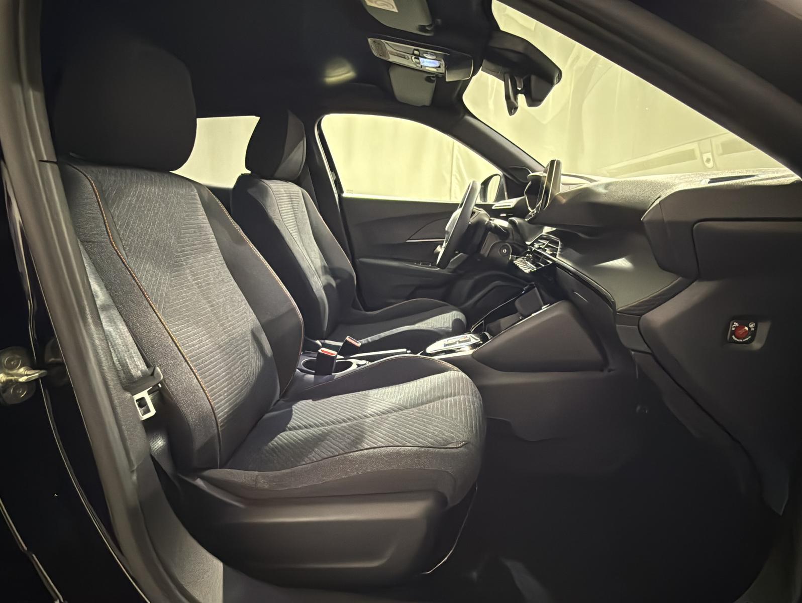 Peugeot 2008 Hyb.145 Business Autom.|PDC|KAMERA|NAVI|SHZ