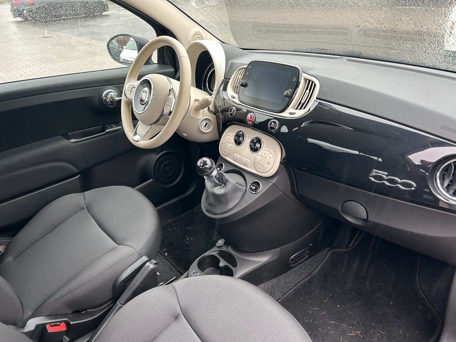 Fahrzeugabbildung Fiat 500 1.0  Dolcevita
