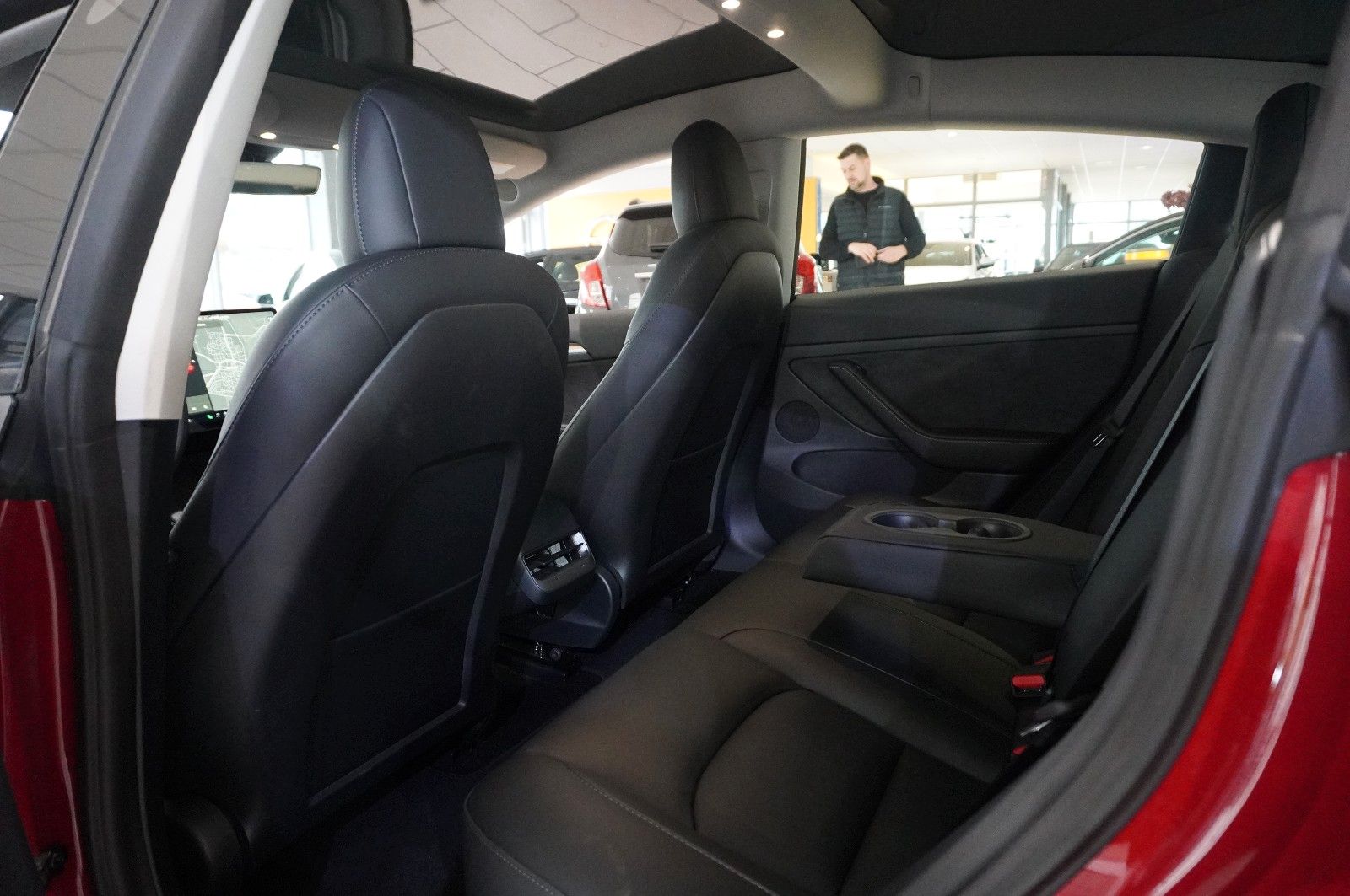 Fahrzeugabbildung Tesla Model 3 Standard Range Plus NAVI/KAMERA/DAB/PANO