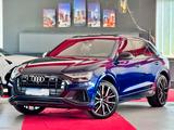Audi Q8 3x S Line Pano B&O Matrix ACC 360°AHK Luft 22 - Audi Q8: Automatik
