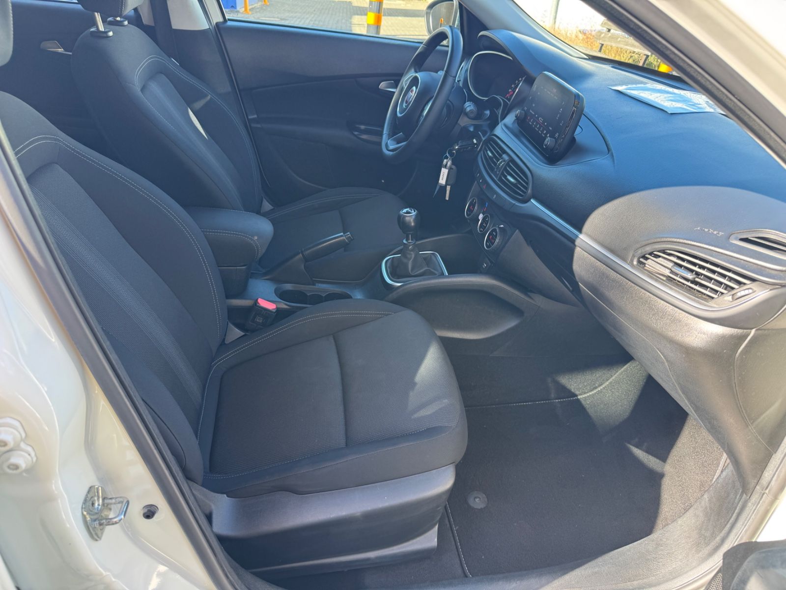 Fahrzeugabbildung Fiat Tipo Mirror 1.6  Navi+Kamera
