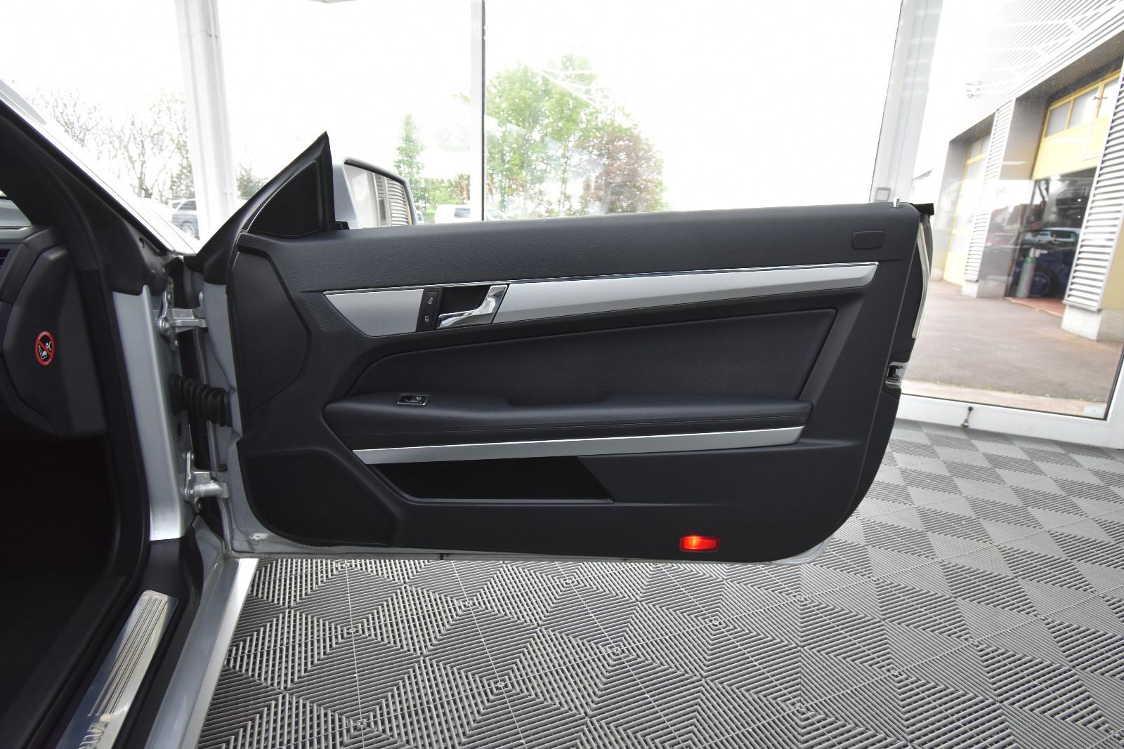 Mercedes-Benz E 250 Cabrio SHZ NAVI SBL AHK TEMP