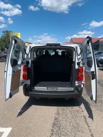 Bild 9 Opel Vivaro Kombi XL 9 Sitze 8 AT FLÜGELTÜREN
