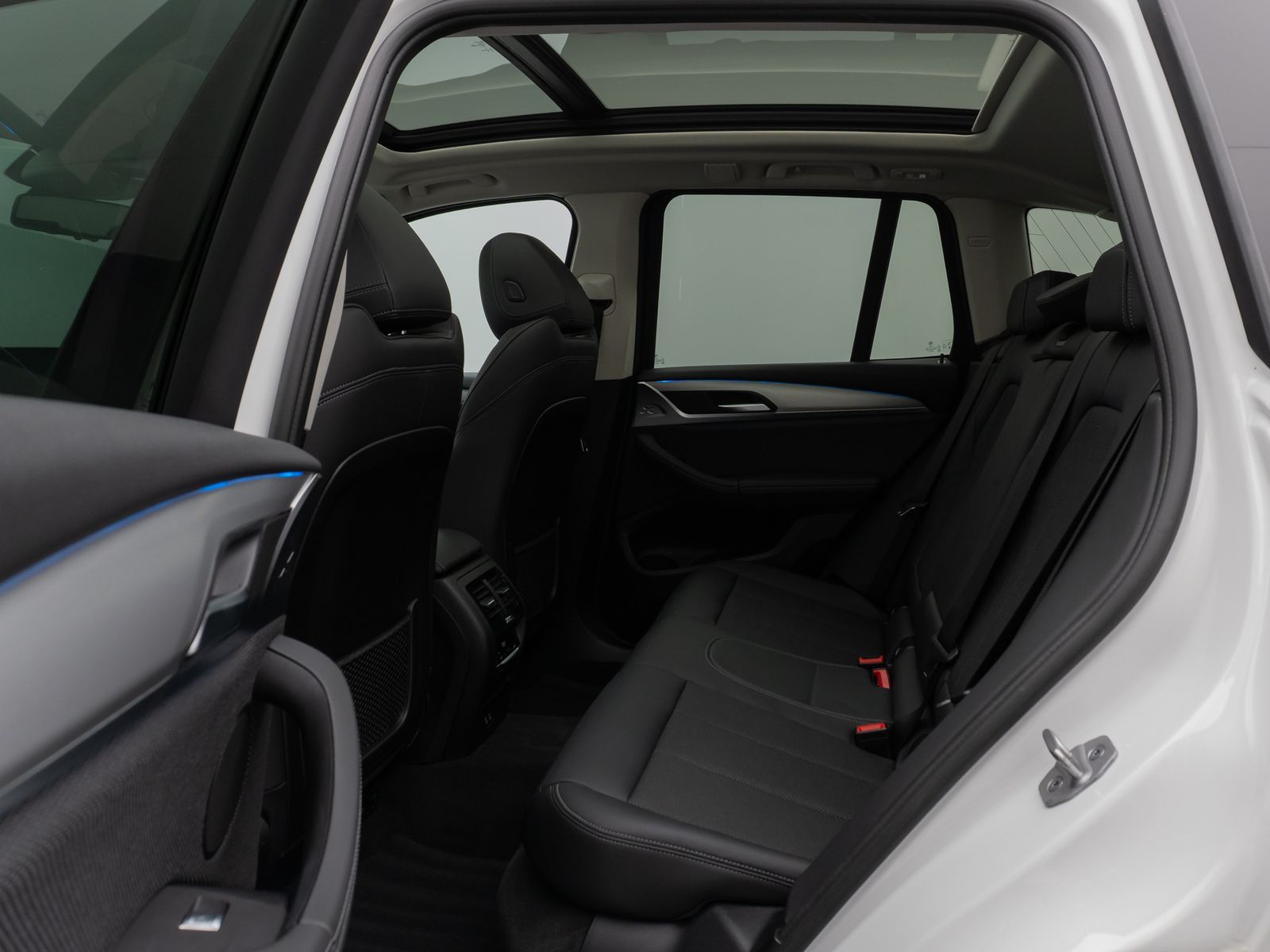 Fahrzeugabbildung BMW X3 xD30e xLine Panorama 360°HUD DAB HiFi Komfort