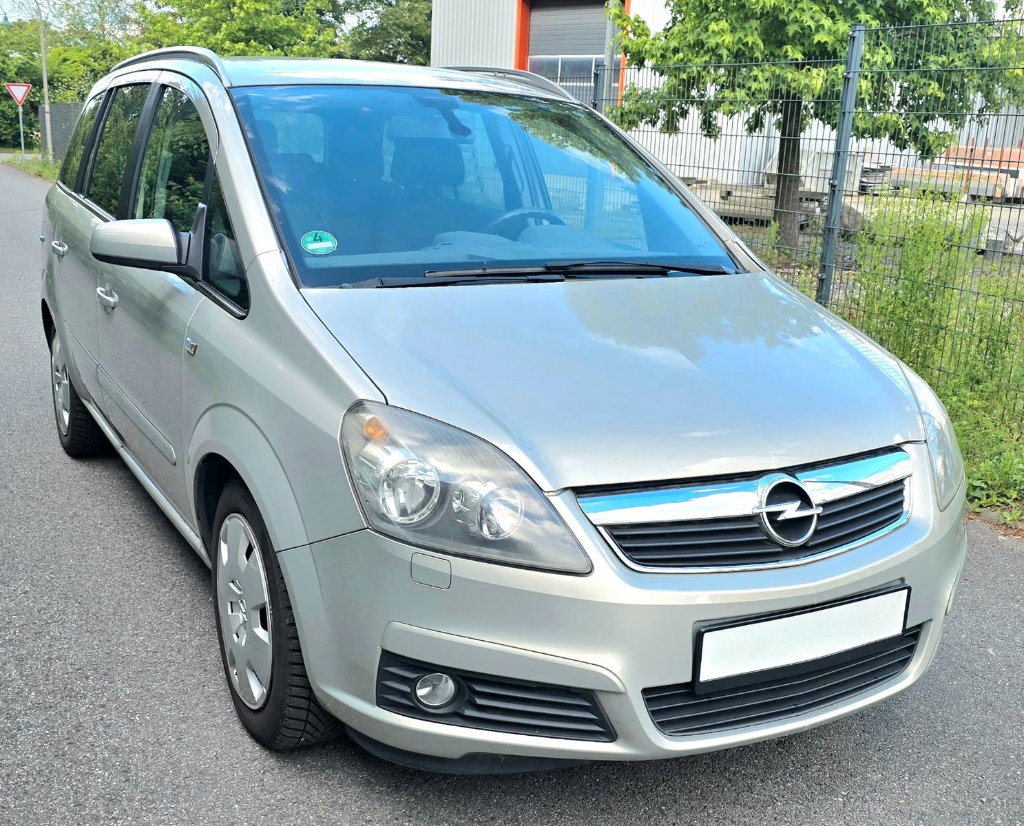 Opel Zafira B Edition! TÜV NEU! 7 Sitze! 1.Hd! 65tkm!