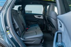 AUDI Q7 TDI / S LINE/ 22"/ ADVANCED/ PANO/ 7 SITZE AUDI Q7 TDI / S LINE/ 22"/ ADVANCED/ PANO/ 7 SITZE