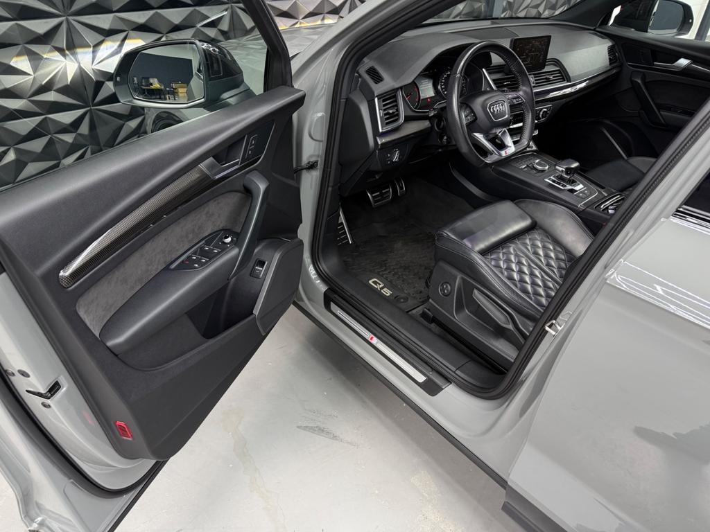 Audi Q5 2.0 TDI quattro S line Black, Foto 12 von 50