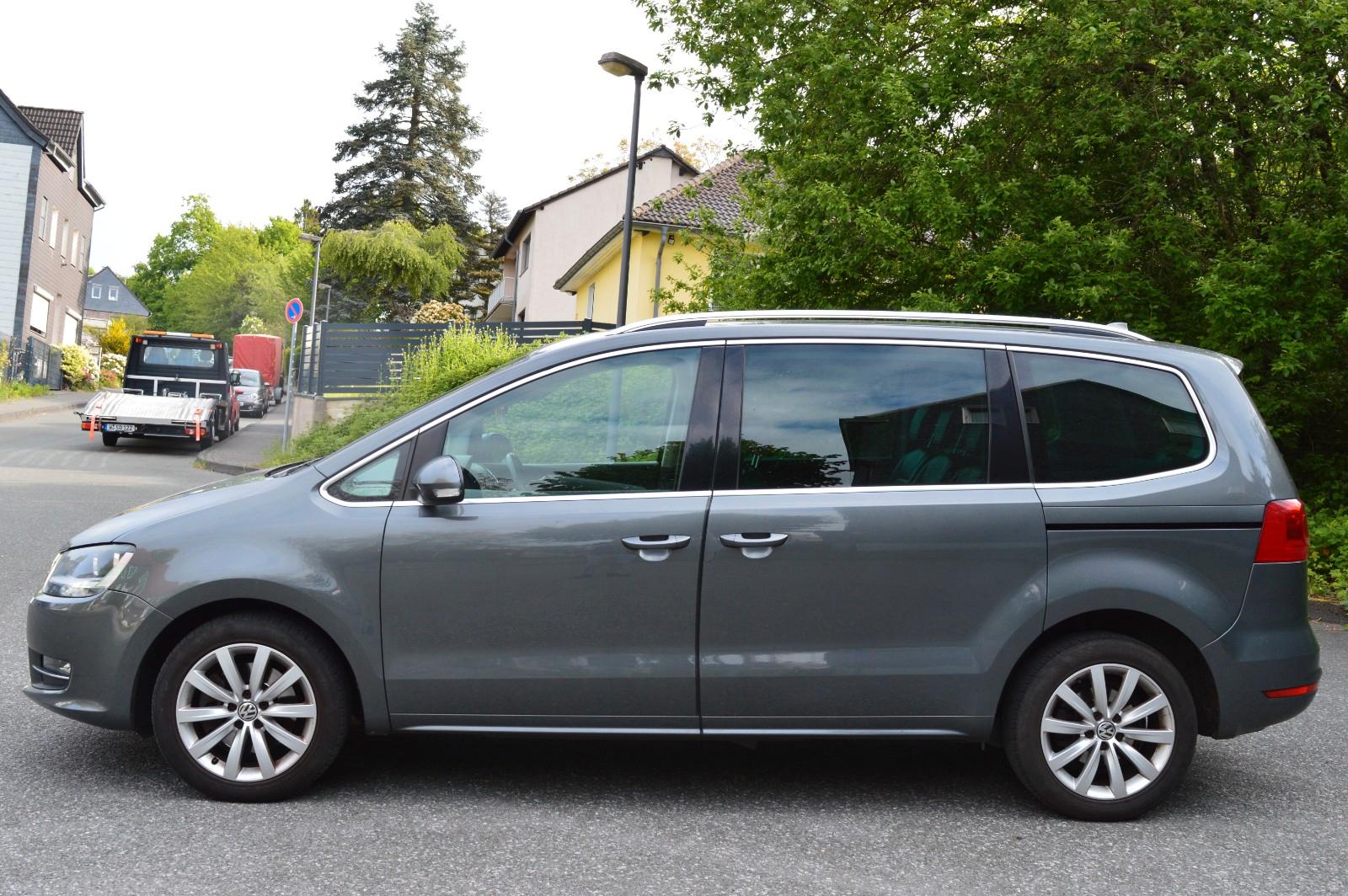 Volkswagen Sharan Highline BMT-LEDER-NAVI-PDC-AHK
