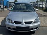 Mitsubishi Lancer Lim. Invite Automatik/78TKM - Mitsubishi Lancer mit Benzin-Antrieb