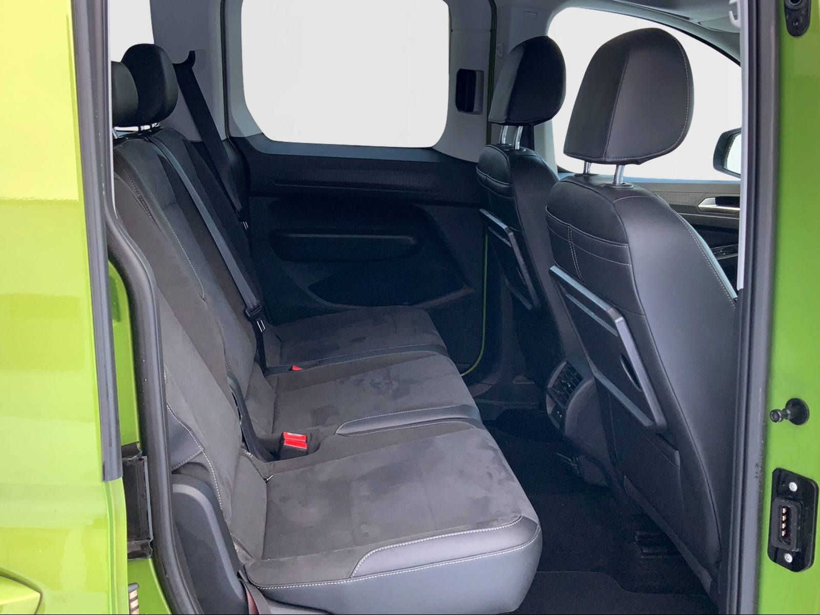 Caddy 2.0 TDI Style,SHZ,RFK,NAV,LED,AHK.